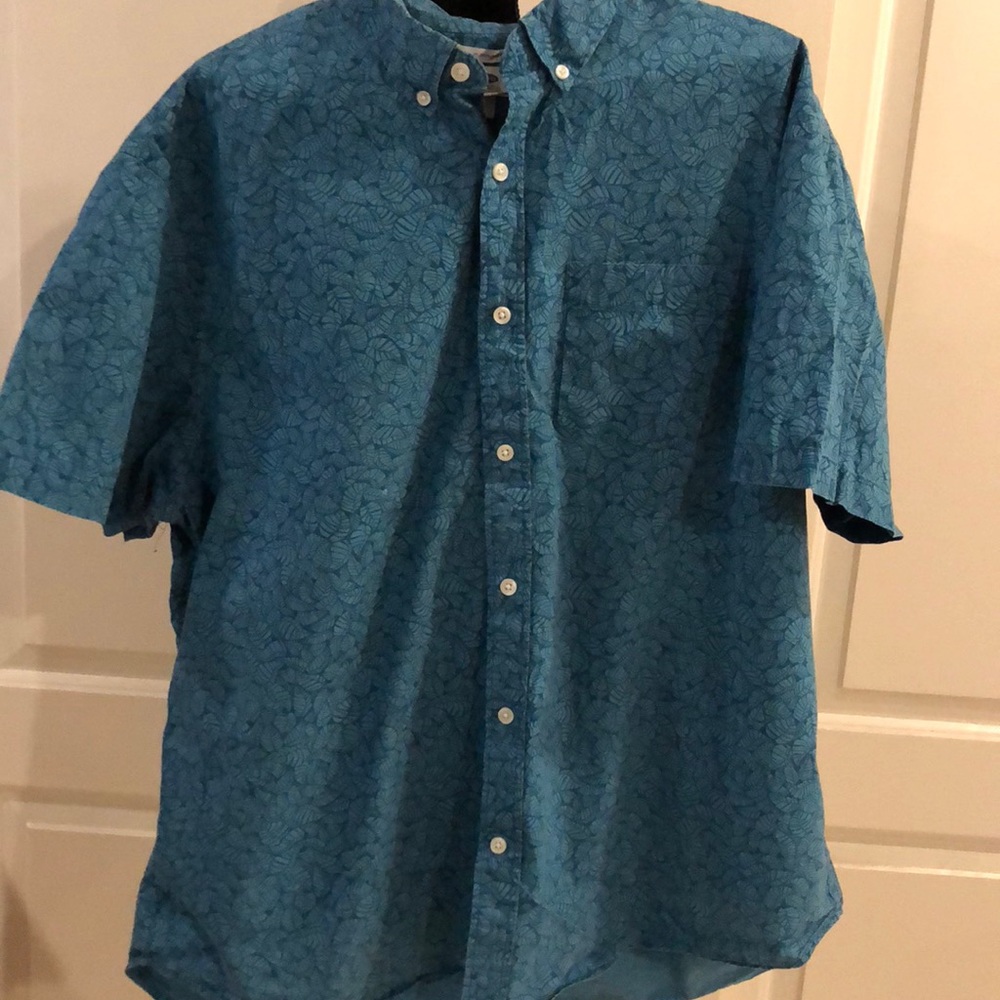 Men’s blue button up.